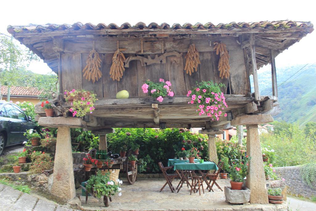 El Colladin Guest House Llerices Room photo