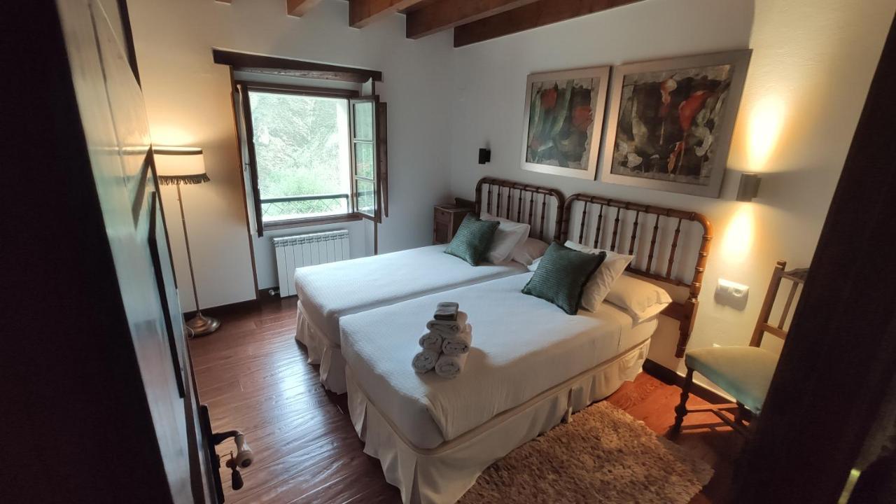 El Colladin Guest House Llerices Exterior photo